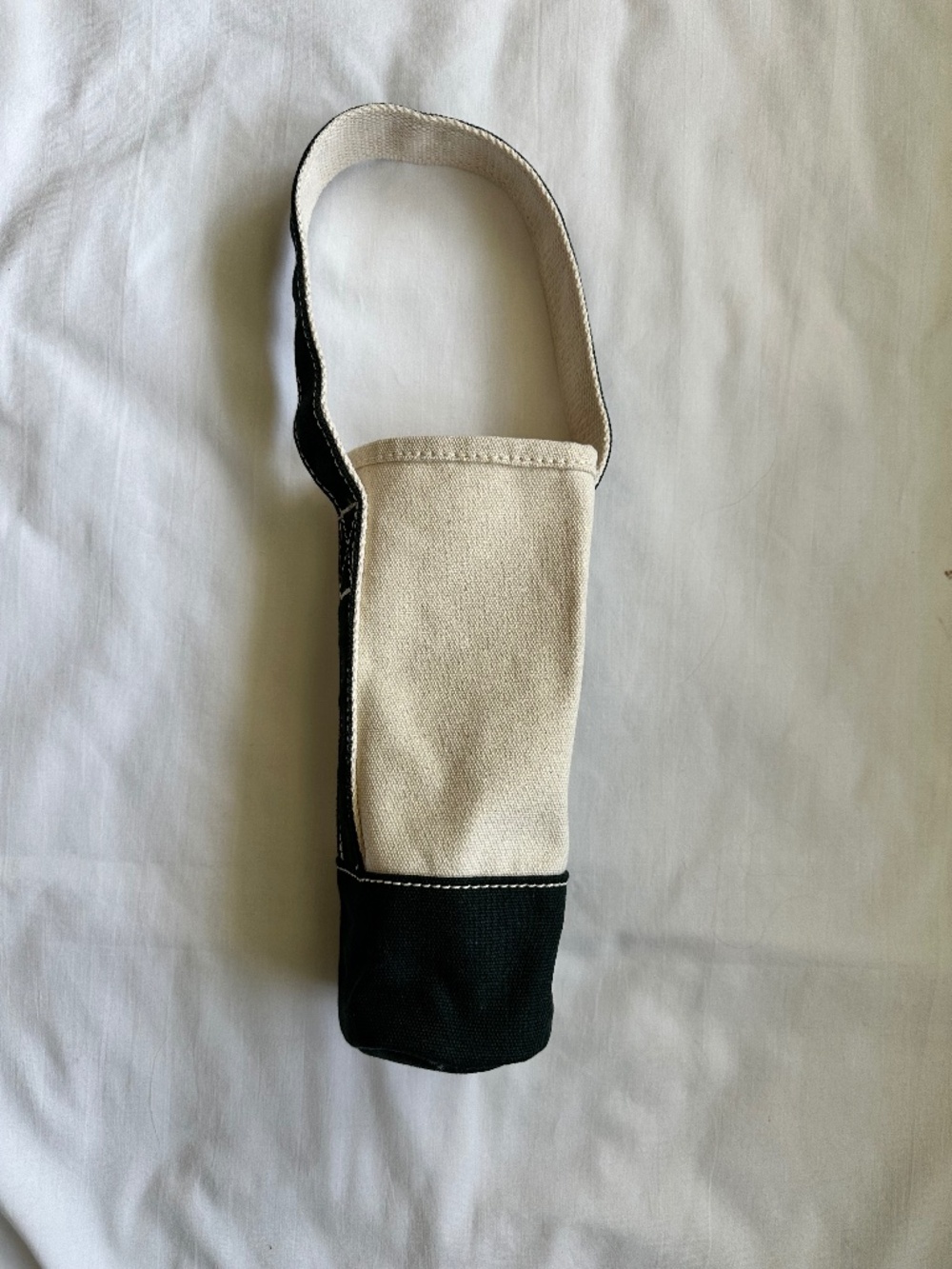Lands End Canvas Bottle Carrier in Cream and Dark Forest Green